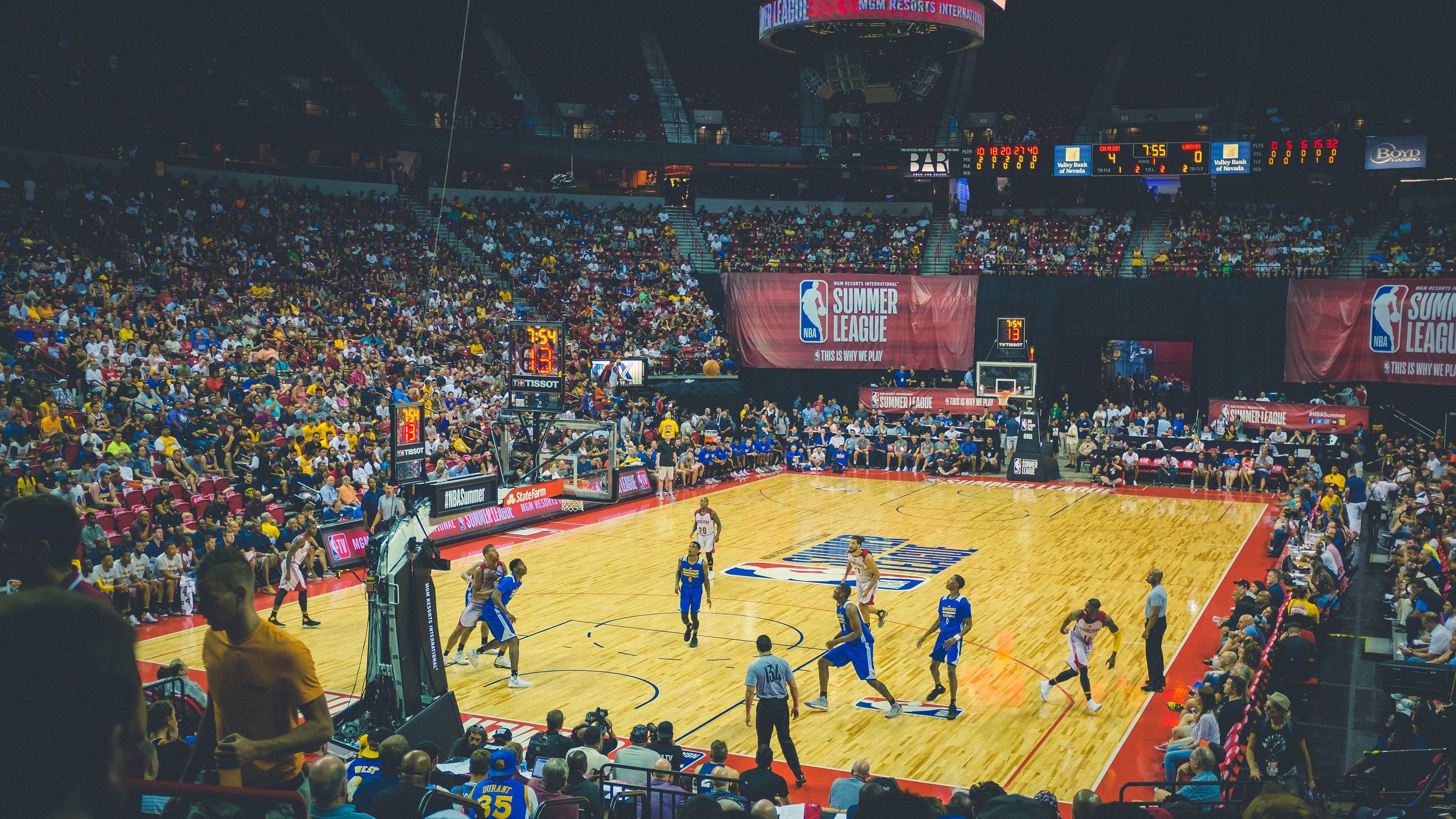 勇士队伤病潮汹涌,季后赛形势岌岌可危,勇士队季后赛2021